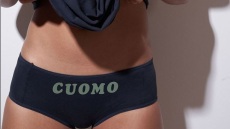 ΗΠΑ: Εταιρεία κυκλοφορεί εσώρουχα με τα ονόματα των… Φάουτσι, Κουόμο και Νιούσομ
