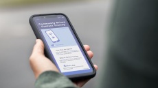 Κορωνοϊός - Γαλλία: Πράσινο φως έλαβε η αμφιλεγόμενη εφαρμογή ιχνηλάτησης επαφών StopCovid