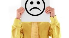 Μοναξιά: Πλήττει περισσότερο αυτούς που δεν φαντάζεστε ότι νιώθουν μόνοι