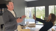 ΗΠΑ: Γυμνός στο Instagram ο δημοσιογράφος αδερφός του κυβερνήτη της Νέας Υόρκης