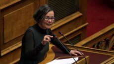 Σκούφα στον ΘΕΜΑ 104,6 για τα αγγλικά στα νηπιαγωγεία: Δεν έπρεπε να μιλήσω για «αμερικανική επιταγή», αλλά για «προτροπή»