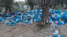 Σοκάρουν οι φωτογραφίες από τη Μόρια: Υγειονομική βόμβα με νεκρά ζώα, σκουπίδια και λύματα 