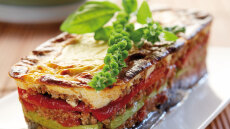 Νόστιμα μαγειρέματα με πουρέ πατάτας και μπεσαμέλ