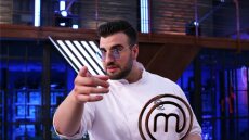 Σταύρος Βαρθαλίτης: «Κυκλοφορώ πάντα γυμνός στο σπίτι»