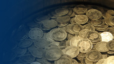 Επιτήδειοι εξαπατούσαν ηλικιωμένους - 46.000 ευρώ, χρυσές λίρες και κοσμήματα η λεία της σπείρας