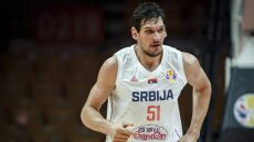 Μπόμπι Μαριάνοβιτς: Ο γίγαντας των 2.24 μ που... τρέμει τα αεροπλάνα