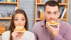 To viral hack για να ζεστάνεις την πίτσα τέλεια!