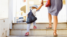 Στα 500 ευρώ το Voucher για τις «Νταντάδες της Γειτονιάς»