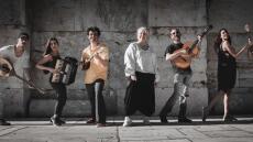 Θέατρο Τέχνης Κάρολος Κουν: Βγαίνει με δύο παραστάσεις στους αρχαιολογικούς χώρους