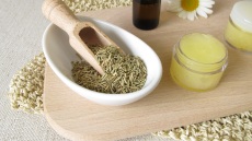 Φτιάξε φυσικό αρωματικό εντομοαπωθητικό με υλικά από την κουζίνα σου