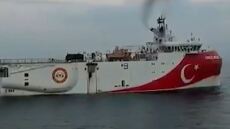 Κρίση στο Αιγαίο: Σε προστατευτικό κλοιό τουρκικών πολεμικών το Oruc Reis