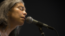 «Watersong»: Η Σαβίνα Γιαννάτου στο Μικρό Θέατρο της Αρχαίας Επιδαύρου 