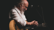 Διονύσης Σαββόπουλος: Φέρνει το Woodstock στον Κήπο του Μεγάρου Μουσικής Αθηνών