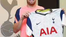 Βίντεο: Η Τότεναμ απέκτησε τον φανατικό οπαδό της Άρσεναλ, Ματ Ντόχερτι 