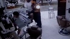 Κολομβία: Εκτελεστής δολοφονεί το θύμα του μέσα σε κουρείο - Το βίντεο σοκάρει