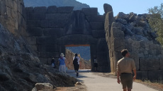 Μυκήνες: Άνοιξαν για τους επισκέπτες - Μικρές και διαχειρίσιμες οι φθορές, δηλώνουν οι ειδικοί 