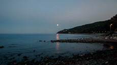 Εντυπωσιακές εικόνες από την «Πανσέληνο του Καλαμποκιού»