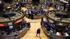 Ράλι ανακούφισης στη Wall Street – Νέα ρεκόρ για S&P 500 και Nasdaq
