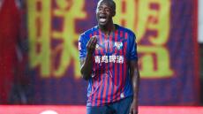 O Γιάγια Τουρέ πρόσφερε 19 ιερόδουλες σε συμπαίχτες και τον έδιωξαν από παιχνίδι φιλανθρωπικού σκοπού