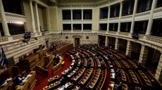 Στη Βουλή οι ΠΝΠ με τα μέτρα αντιμετώπισης των συνεπειών του κορωνοϊού