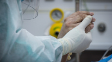 Κορωνοϊός: Πρόοδος και ελπίδα για τα σοβαρά περιστατικά χάρη στα νέα φάρμακα