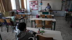 Άνοιγμα σχολείων: Αγώνας δρόμου για το πρώτο κουδούνι - Τι προβλέπει η ΚΥΑ για τις μάσκες