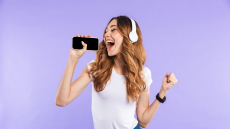 Κορωνοϊός: Πόσο εύκολα μεταδίδεται όταν τραγουδάμε – Έρευνα απαντά