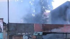 Φωτιά σε εγκαταλελειμμένο χώρο με ελαστικά και σκουπίδια στη Λένορμαν