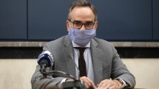 Κοντοζαμάνης για το φιάσκο με τις μάσκες: Υπήρξε παρεξήγηση με τις διαστάσεις - Η ΚΕΔΕ είχε την ευθύνη των διαδικασιών