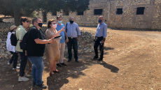 Στη Λέρο η Μενδώνη: Νησί με ιδιαίτερο πολιτιστικό απόθεμα - Η μοναδικότητα του Λακκιού