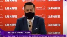 Ισπανία: Αντιδήμαρχος κρύφτηκε πίσω από τη μάσκα για να μιλήσει Αγγλικά που δεν γνώριζε