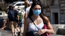 Κορωνοϊός - Έρευνα ΑΠΘ: Στο «κόκκινο» κρούσματα και θάνατοι μέχρι το Δεκέμβριο χωρίς χρήση μάσκας παντού