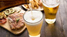 Πώς να παγώσεις τη ζεστή μπίρα σε 2 λεπτά