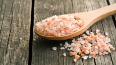 Ροζ αλάτι Ιμαλαΐων: Είναι πράγματι πιο υγιεινό από το κοινό αλάτι;