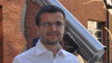 Δημήτρης Ψάλτης: Ο Σερραίος αστροφυσικός που μπορεί να φέρει το τρίτο Νόμπελ στην Ελλάδα!