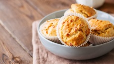 Αλμυρά muffins με κοτόπουλο χωρίς γλουτένη