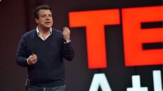 Δερμιτζάκης (ΘΕΜΑ 104,6): «Έτσι όπως είμαστε φοβάμαι να ανοίξει οτιδήποτε»