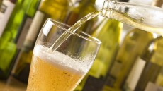 To «καταφύγιο μπίρας» βρίσκεται στην Κρήτη και αποτελείται από 9.270 κουτάκια!