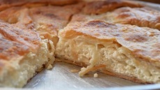 Πού θα βρεις καλή τυρόπιτα ταψιού;