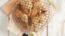 Το κόλπο για τέλεια ψημένο κοτόπουλο