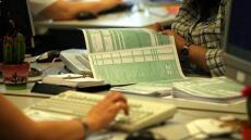 ΑΑΔΕ: Έως τις 28 Φεβρουαρίου η υποβολή αιτήματος για χωριστές φορολογικές δηλώσεις από συζύγους