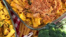 Σουφλέ ζυμαρικών με μπρόκολο