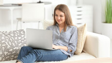 Πόνος στον αυχένα: Τέσσερα έξυπνα tips για να τον αποφύγουμε