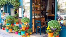 Πλατεία Βαρνάβα: 10 λόγοι να πάτε (νωρίς) στην πιο hype πλατεία της Αθήνας