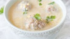 Γιουβαρλάκια σούπα