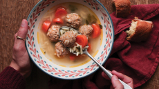 Γιουβαρλάκια με κριθαράκι