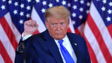 Τα... γυρνάει ο Τραμπ στην Πενσιλβάνια: Οι Δημοκρατικοί διόρθωσαν τις επιστολικές ψήφους τους