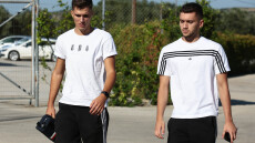 Ο κορωνοϊός «θερίζει» την ΑΕΚ: Νέα κρούσματα οι Σαμπανάτζοβιτς και Λάτσι