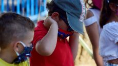  Ελεγκτικό Συνέδριο: Αναβλήθηκε ο διαγωνισμός για τις σχολικές μάσκες ελλείψει δικαιολογητικών