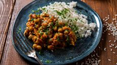 Το χειμωνιάτικο όσπριο που ρίχνει την πίεση, την χοληστερόλη και αδυνατίζει